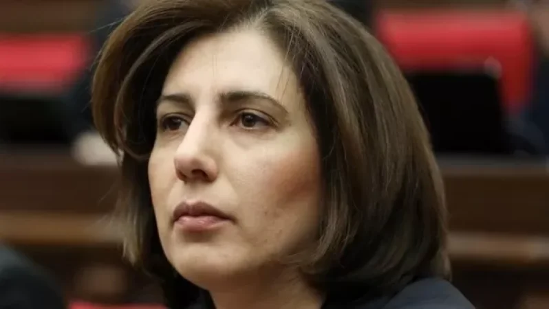 «Որքան կարելի է «մերժել Սերժին».Խնդրում եմ, անկարողությունը թավիշ չհամարել». Սոֆյա Հովսեփյան