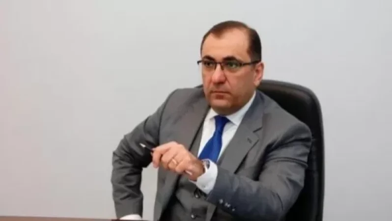 Արա Սաղաթելյանն այսուհետ կարող է հանդիպել կնոջ ու երեխայի հետ. արգելանքը հանվել է