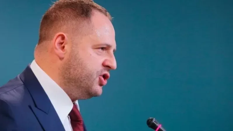 Ուկրաինայի երկինքը փակելու որոշումներ են կայացվում. Զելենսկու գրասենյակի ղեկավար