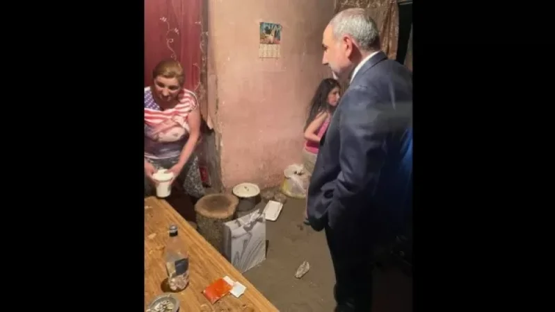 Ես Փաշինյանին չեմ ընդունում, դուռը ծածկեցի, մտա տուն, տեսնեմ՝ դուռը ծեծում են. Շուռնուխցի կինը՝ իր տանը  Փաշինյանին տեսնելու մասին