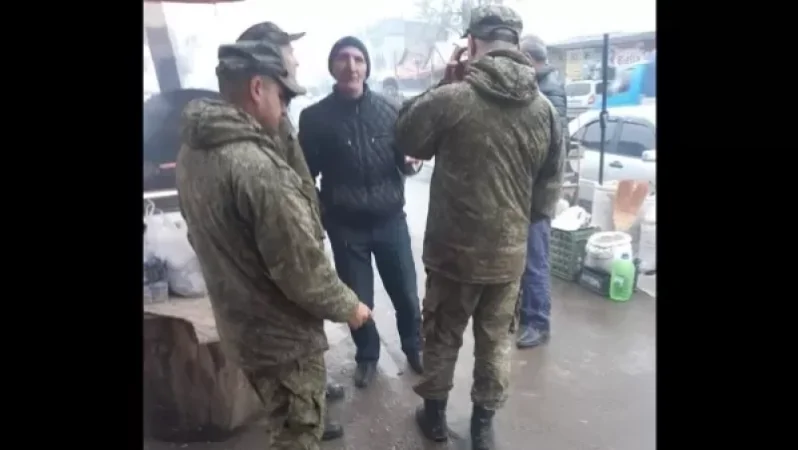 PHOTOS. Wait for more news. Peacekeepers in the Ijevan market