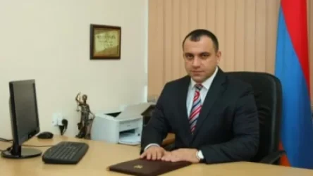 ՍԴ նախագահի նախկին խորհրդականները դատի են տվել Արման Դիլանյանին
