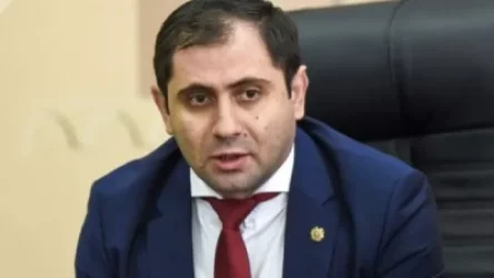 Էս չի՞ բերածդ մարդը. Փաշինյանը նախատել է Պապիկյանին, հանրահավաքի պատկերը նրան չի գոհացրել. «Հրապարակ»