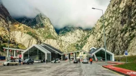 Լարսը բաց է բոլոր տրանսպորտային միջոցների համար