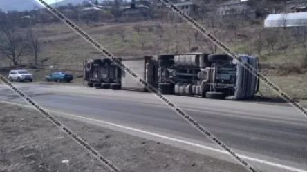 Տավուշում 44–ամյա վարորդը 20 տոննա լոլիկով բարձված բեռնատարով կողաշրջվել է