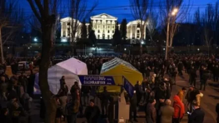 «Հայրենիքի փրկության շարժման» երթն ավարտվեց. ցուցարարները այսօր էլ կգիշերեն Դեմիրճյան փողոցում