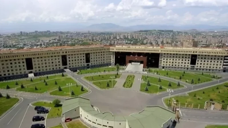Why Did Pashinyan Visit the Ministry of Defense and What 'Messages' Did He Convey?