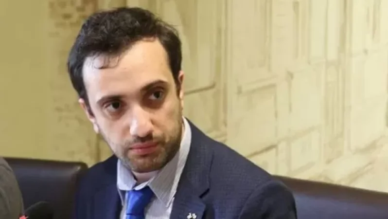 Ծեծկռտուք ֆեյքերի ՊՈԱԿ-ում՝ Դանիել Իոաննիսյանի մասնակցությամբ. Փաստինֆո