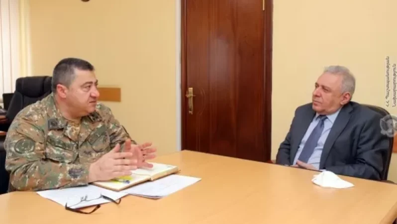 Defense Minister Meets with Military Medical Directorate Leadership