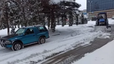 Ընթանում են ճանապարհների մաքրման եւ մշակման աշխատանքներ