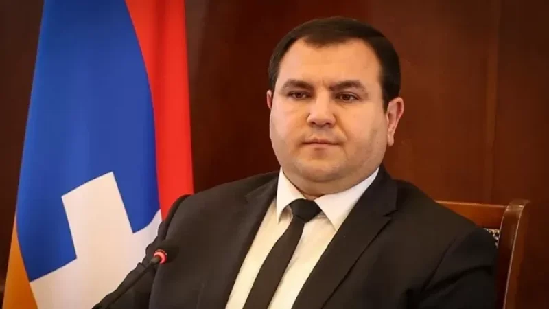 Լավ է լինել անսկզբունք, քան անհայրենիք. Արցախի պետնախարարը հայտարարություն է արել