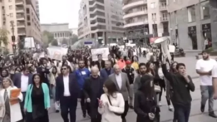 ՏԵՍԱՆՅՈՒԹ. ԲՊՀ-ի ուսանողները երթով շարժվեցին դեպի կառավարության շենք