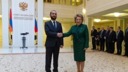 Արարատ Միրզոյանը հեռախոսազրույց է ունեցել Վալենտինա Մատվիենկոյի հետ