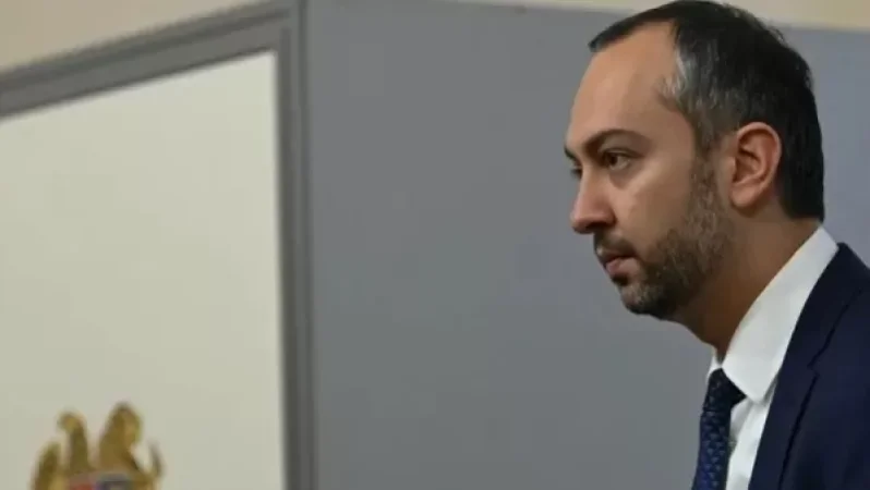 Հայաստանը զրկվել է ռազմական միջոցով արցախցիների իրավունքները պաշտպանելու հնարավորությունից. Էդուարդ Աղաջանյան