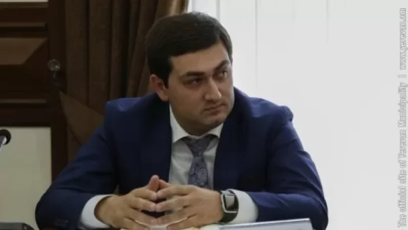 Ինչու են դժգոհ քաղաքապետարանի քարտուղարի պաշտոնակատարից, և որն է նրա «անկաշկանդ» լինելու պատճառը․ «Փաստ»