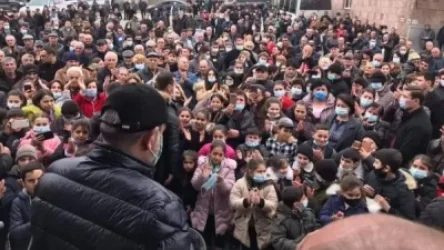 Արագածոտնի մարզում Նիկոլ Փաշինյանի հետ հանդիպման էին տարել մանկահասակ երեխաներին