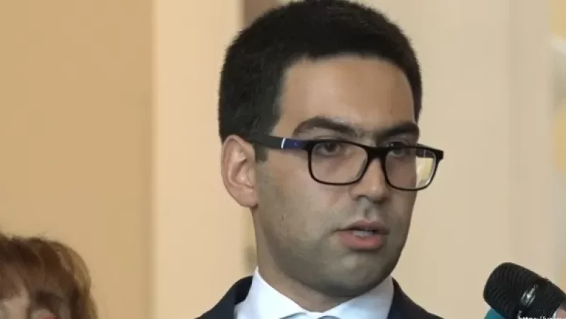 Օնիկ Գասպարյանն իր պաշտոնը վերականգնել չի կարող.  Բադասյան