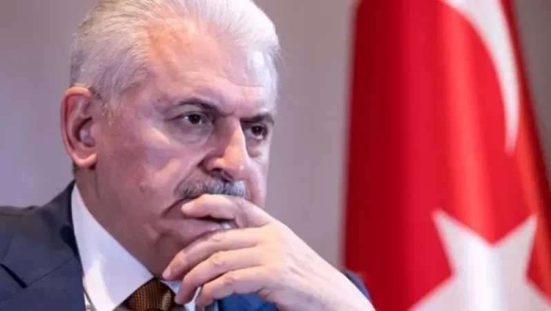 Արցախում վթարի են ենթարկվել Թուրքիայի նախկին վարչապետն ու մի պատգամավոր