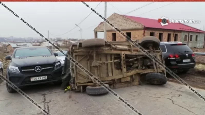 Խոշոր ավտովթար Կոտայքի մարզում. «Վիլիսը» անհայտ հանգամանքներում կողաշրջվել և բախվել է Mercedes GLE-ին