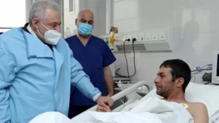 Պաշտպանության նախարարը հոսպիտալում տեսակցել է ցրտահարված պայմանագրային զինծառայողին