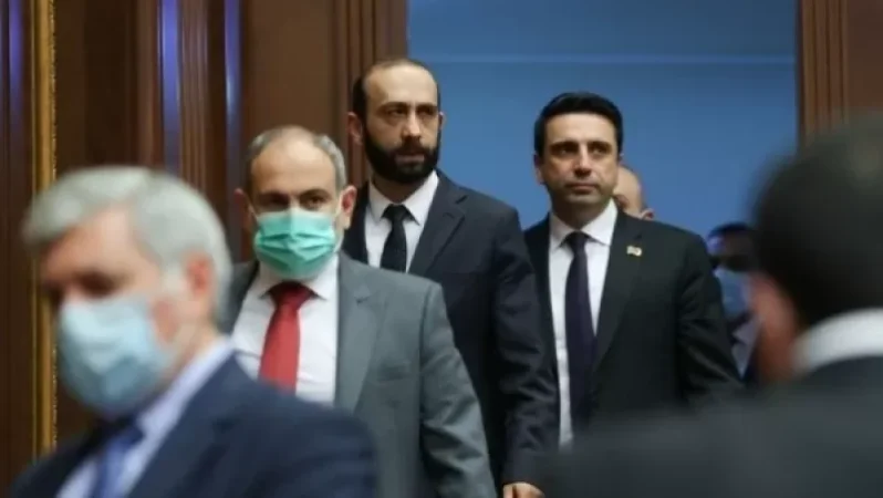 Փաշինյանը թիմին հանդիպման է կանչել. հիմնական թեման դարձել է կռվախնձոր. «Ժողովուրդ»