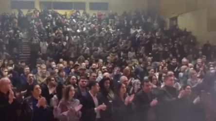 ՏԵՍԱՆՅՈՒԹ. Վահրամ Սահակյանի ներկայացման ավարտին հանդիսատեսը գոռում է «Նիկոլ դավաճան»