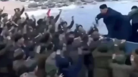 ՏԵՍԱՆՅՈՒԹ. Ինչպես են Հյուսիսային Կորեայի «երջանիկ բնակիչները» ճանապարհում Կիմ Չեն Ընին