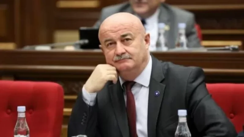 Ինչո՞ւ են բոլորն ուզում գնալ Չեխովի դպրոց, մտածելու բան կա այստեղ. Աղազարյան