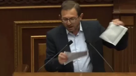 ՏԵՍԱՆՅՈՒԹ․ Եկեք պատռենք Արցախն ուրացող այս և մնացած փաստաթղթերը․ Գեղամ Մանուկյան