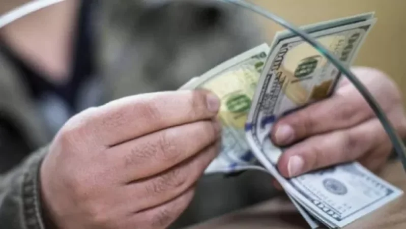 Դոլարն ու եվրոն շարունակում են էժանանալ. տարադրամի փոխարժեքը` բանկերում և փոխանակման կետերում