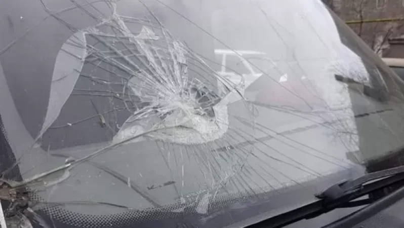 Գիշերն ադրբեջանցիները քարեր են նետել զոհված զինածայողների մարմինները տեղափոխող մեքենայի վրա