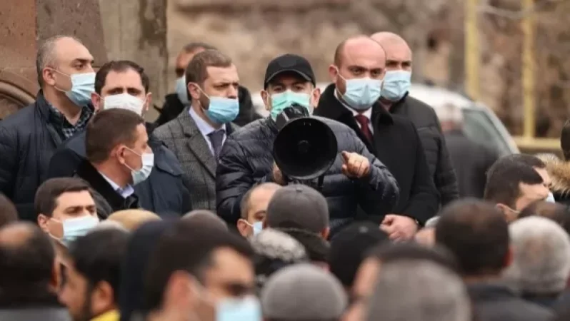 Քարոզարշավը դեռ չսկսած՝ Փաշինյանն արդեն պաշտոնեական դիրքի չարաշահում է թույլ տվել. «Ժողովուրդ»