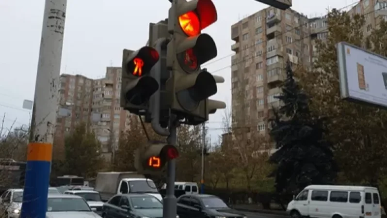 Փոխարինվելու են Բաղրամյան-Դեմիրճյան խաչմերուկի լուսացույցները