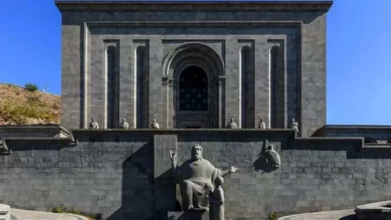 Մատենադարանը հերքում է արաբատառ ձեռագիր մատյանների անհետացման և վաճառքի մասին տեղեկությունը