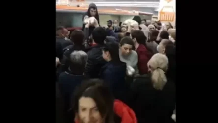 Երևան՝ մեր օրեր. ձու գնելու համար հրմշտոց խանութներից մեկում