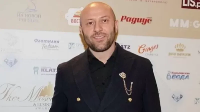 Ես նայեցի Փաշինյանի աչքերի մեջ ու ասացի, որ դժգոհ եմ նրա գործունեությունից. Ո՞վ է «չհամաձայնեցված» հարց տված փաստաբանը. ArmDaily .am