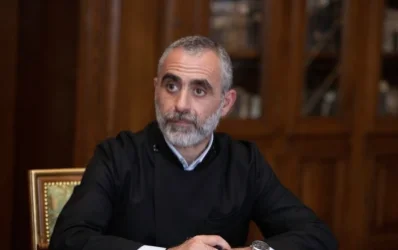 Նախօրեին բերման ենթարկված հոգևորականների, նրանց ընտանիքների անդամների հեռախոսներն առգրավել են. Տեր Եսայի քահանա Արթենյան