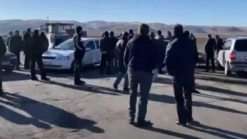 Գերեվարվածների հարազատները փակել են Շիրակի մարզի ճանապարհները