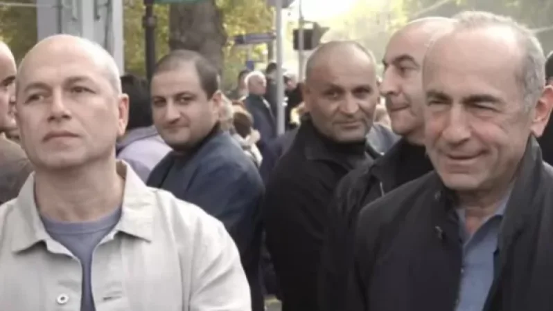 Ռոբերտ Քոչարյանը ներկա է հանրահավաքին