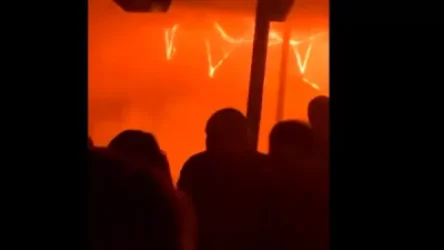 ՏԵՍԱՆՅՈՒԹ․ Սոցցանցերում հրապարակվել են կադրեր Կոստրոմայի հրդեհվող «Պոլիգոն» սրճարանի ներսից