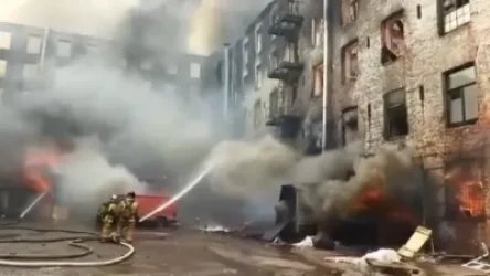 Խոշոր հրդեհ Սանկտ Պետերբուրգում. փրկարարներից մեկը մահացել է