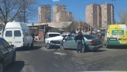 Քիչ առաջ խոշոր վթար է տեղի ունեցել Երևանի Ռուբինյանց փողոցում