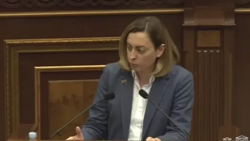 Հարգելի՛ գործընկերներ, ինչո՞ւմ եք մեղադրում՝ միանձնյա գործելո՞ւ, թե՞ կարծիքներ հաշվի առնելու համար. Նազարյան