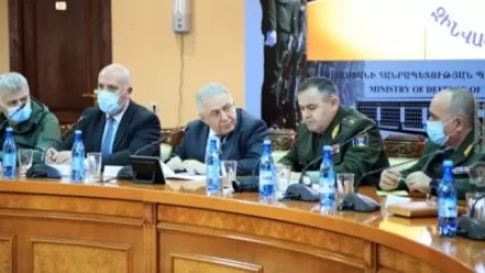 Անցկացվել է ՀՀ ՊՆ, ԶՈՒ և ԶՈՒ ԳՇ ղեկավար կազմի աշխատանքային խորհրդակցություն