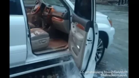 Փրկարարներն Արփա գետից ավտոմեքենան են դուրս բերել