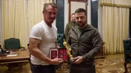 ՏԵՍԱՆՅՈՒԹ․ Դերասան Շոն Փենն իր «Օսկար»-ը նվիրել է Զելենսկուն