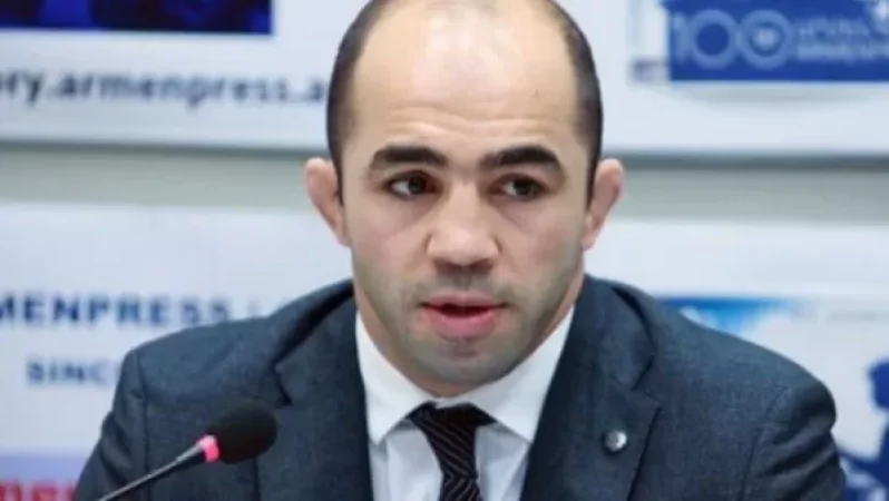 Հայտնի անձն ուղղակի խաչ է քաշում բոլոր այն արժեքների վրա, որոնց մասին մանիպուլյատիվ խոսում է ցույցերի ժամանակ. Արսեն Ջուլֆալակյան