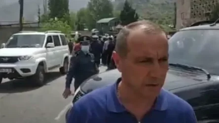 ՏԵՍԱՆՅՈՒԹ. Ո՞վ ա նրան իրավունք տվել մեր հողը տալ, մեղրեցին Փաշինյանին ասաց՝ գնալդ լինի, գալդ չլինի