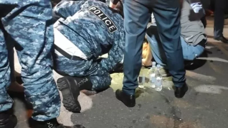 Տարոն Տոնոյանն առաջին բուժօգնություն ցույց տվեց ոստիկանին. Արթուր Խաչատրյան