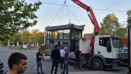 Գիշերը Ֆրանսիայի հրապարակում տեղադրված ապօրինի կրպակն ապամոնտաժվել է․ Երևանի քաղաքապետարան